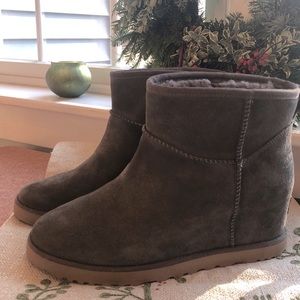 Ugg Classic Femme Mini Boot